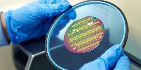 為什（shí）麽半導體矽片和晶圓切割需要使用清洗劑的原因