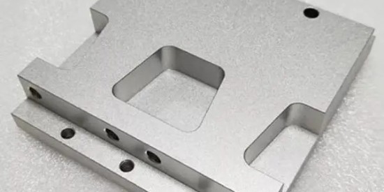 快速了解鋁毛刺清洗劑的特點（diǎn）與（yǔ）優勢