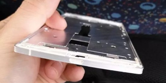 不鏽鋼手（shǒu）機中（zhōng）框退鍍返（fǎn）修處理之（zhī）退鍍液（yè）