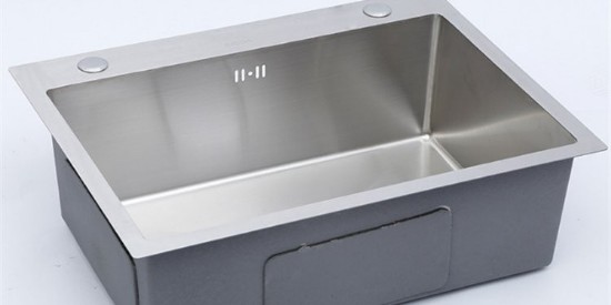 拋光蠟（là）清洗劑讓金屬零部（bù）件（jiàn）煥發新的光彩