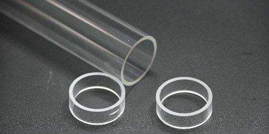 選（xuǎn）擇水（shuǐ）基的高硼矽玻璃清洗劑去粉塵白點效果更好