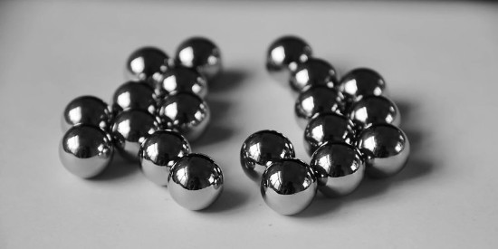 論鋼球清洗劑快速去除機加工油汙的優勢