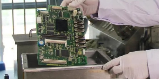 電（diàn）子（zǐ）線路板（bǎn）清洗劑的應用