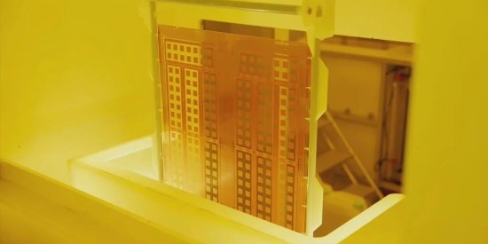 如何選擇玻璃基板清洗劑去除油汙與灰塵等髒汙